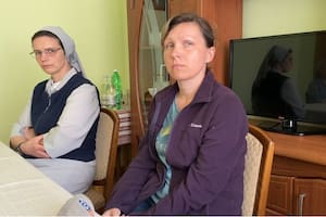 Natasha y una monja de la Compañía de las Hijas de la Caridad de San Vicente de Paul