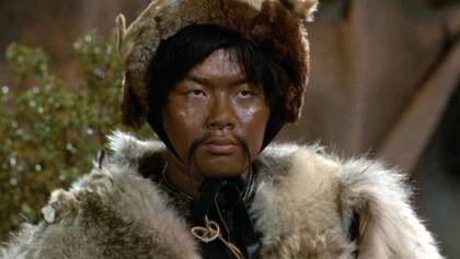 Nathan Jung como Gengis Kan en Star Trek.