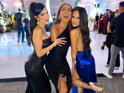 Natti Natasha, Becky G y Anitta juntas en la boda de Lele Pons
