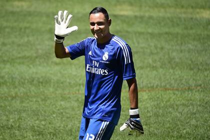 Keylor Navas, de 37 años, es el arquero apuntado por el club Barcelona para reemplazar a Marc-André ter Stegen