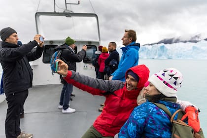 Navegación entre los glaciares de El Calafate.