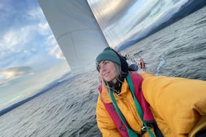 Rompió su compromiso y anunció que dejaría su exitosa vida de abogada para viajar sin ataduras