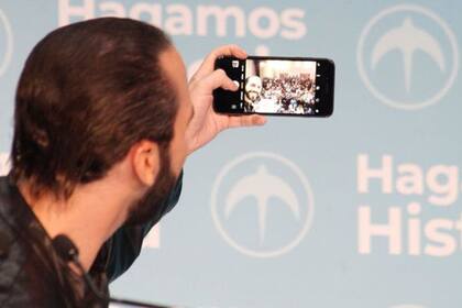 Bukele priorizó su actividad en redes sociales frente a los mítines y eventos de campaña tradicionales