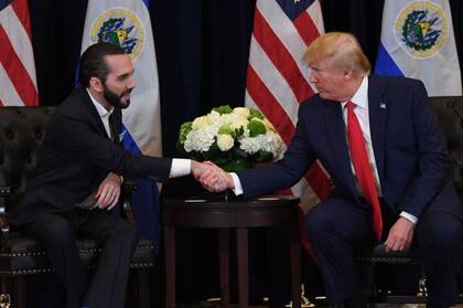 Nayib Bukele y Donald Trump, en una reunión en 2019