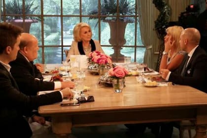 Nazarena en la mesa de Mirtha hablando sobre la muerte de su marido