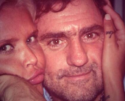 Nazarena y Fabián, en una de las postales de su relación