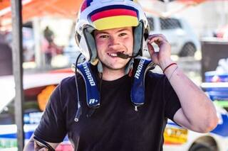 Un joven piloto de rally murió tras un brutal despiste en medio de la carrera