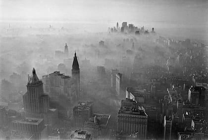 Neblina de esmog en Manhattan el Día de Acción de Gracias en 1966