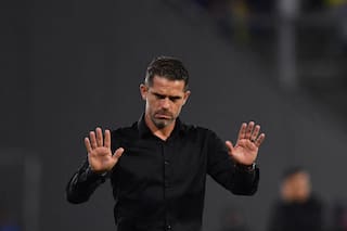 Necaxa despide a DT Fernando Gago tras eliminación en torneo mexicano