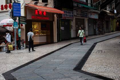 Negocios cerrados en el centro histórico de Macao