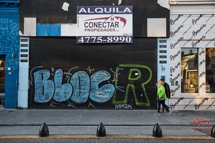 Negocios cerrados y en alquiler en la zona de Palermo, inmediaciones de Plaza Julio Cortázar