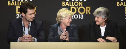 Neid, en el centro de la escena