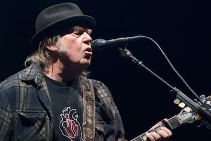 Neil Young, el que sigue desempolvando sus archivos en busca de joyas