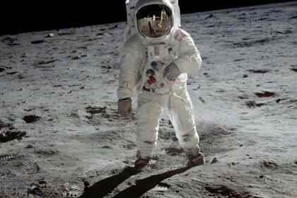 Neil Armstrong y su histórico paso.