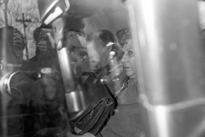 Nélida Bollini de Prado, última víctima de los Puccio, estaba aturdida y débil cuando la encontró la policía en el sótano de la vivienda de los Puccio