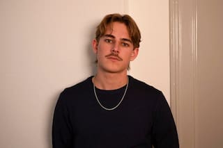 Quién es Nelio Biedermann, con solo 22 años, la nueva estrella de la literatura