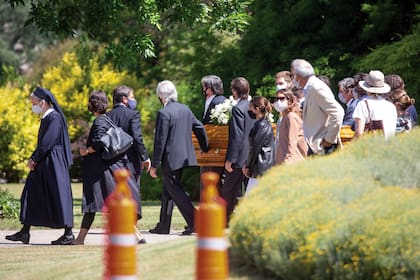 El cortejo fúnebre.