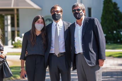 Junto a su ex marido armó una de las colecciones de arte más importantes de América Latina y durante 34 años presidió la Asociación de Amigos del Museo Nacional de Bellas Artes, y que al momento de su muerte ejercía de manera honorífica. Su nieta Mia y sus hijos Ignacio y Alejandro Blaquier.