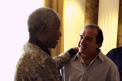 Nelson Mandela fue un ferviente admirador de Hugo Porta, quien se desempeñó como embajador en Sudáfrica en tiempos de Menem
