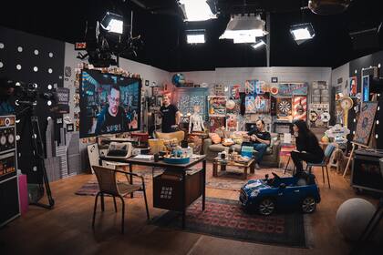 Nerdearla es un evento de dos días, virtual y presencial, con 45 charlas y 15 talleres orientados a facilitar la entrada al mundo de la informática profesional