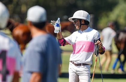 Nero, en un descanso entre períodos; para el back, ésta "es la mejor época para las canchas", y eso le resulta un incentivo para una temporada de otoño que "va a ser espectacular".