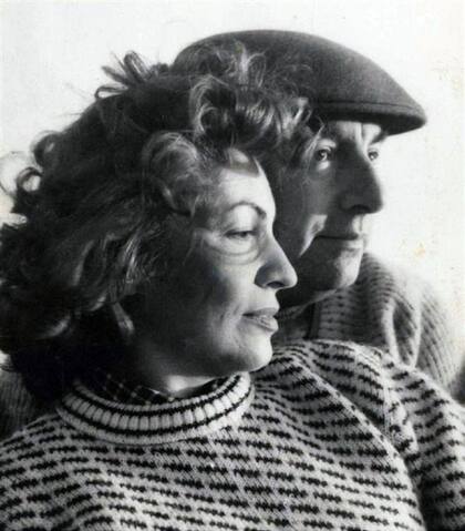 Neruda y su mujer Matilde Urrutia: tumba de ambos está en Isla Negra