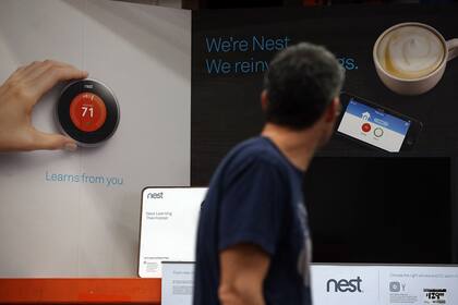 Nest, una compañía adquirida por Google, fabrica termostatos inteligentes conectados a Internet
