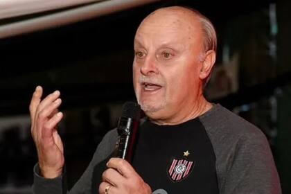 Néstor Di Pierro, presidente de Chacarita, explotó contra los jugadores del Funebrero