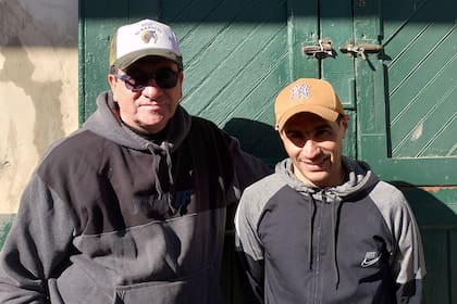Néstor Funes y Joaquín Cano, los artífices detrás del invicto Colifato Novo; el dueño del potrillo y el jinete que es, además, el entrenador.