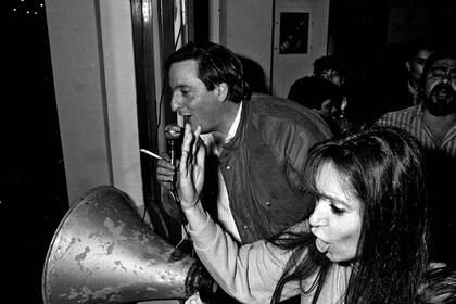 Néstor Kirchner y Cristina Fernández en 1989, cuando Cristina ganó las elecciones para diputada provincial en Santa Cruz