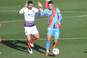 San Lorenzo, en el debut de Montero como DT, empató con Arsenal en un cruce lleno de protestas