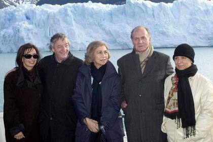 Néstor y Cristina Kirchner en compañía del Rey Juan Carlos de Borbón y su esposa Sofía, en el glaciar Perito Moreno en 2006