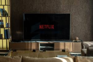 Cuáles son las 10 series que Netflix canceló este 2023 y que desilusionó a sus fans
