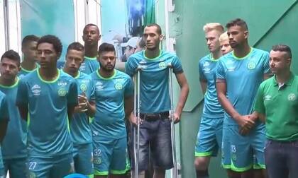 Neto se uniformó con la camiseta de entrenamiento
