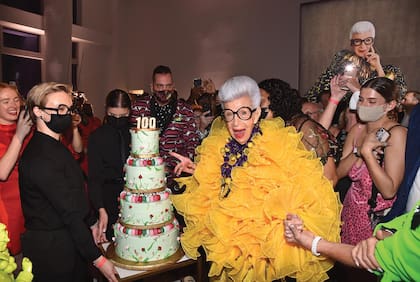NEW YORK, NEW YORK - SEPTEMBER 09: Iris Apfel with her birthday cake at her 100th Birthday Party at Central Park Tower on September 09, 2021 in New York City. (Photo by Patrick McMullan/Getty Images for Central Park Tower)