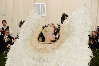 NEW YORK, NY - MAY 07: Katy Perry attends the Heavenly Bodies: Fashion The Catholic Imagination Costume Institute Gala at The Metropolitan Museum of Art on May 7, 2018 in New York City. Jamie McCarthy/Getty Images/AFP == FOR NEWSPAPERS, INTERNET, TELCOS TELEVISION USE ONLY ==