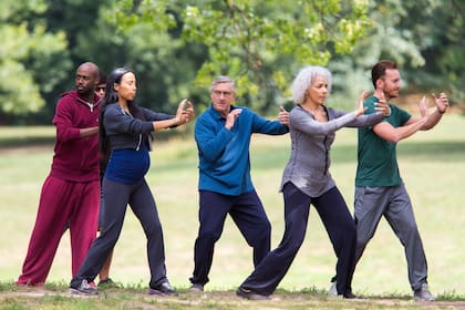 De Niro en acción; el Tai Chi puede ser practicado con dos finalidades: el ejercicio físico y los fines terapéuticos