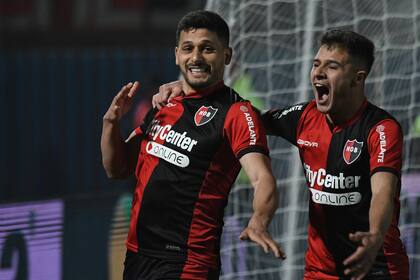 Newell's atraviesa un presente irregular en el campeonato local, pero está solo a seis de Boca