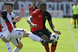 Newell´s le ganó a Tigre con goles de Fertoli y Leal