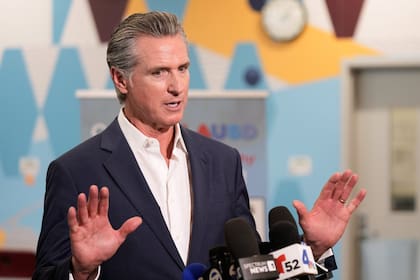 Newsom y Watters ya tuvieron otros cruces: uno de ellos terminó con una demanda