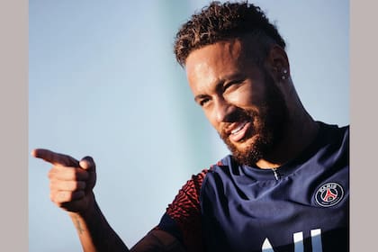 Tras las especulaciones sobre un posible traspaso a Barcelona, Neymar seguirá su carrera en PSG