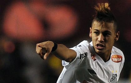 Neymar, en los tiempos de joven con la camiseta de Santos; lo comparaban con Pelé