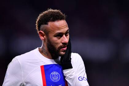 Neymar es el futbolista por el que más caro se pagó en la historia con 222 millones de euros