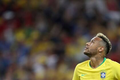 Neymar Jr. siempre atento a la jugada