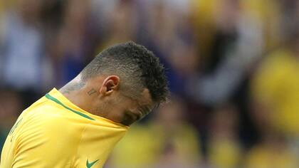 Neymar no encuentra respuestas para el flojo arranque de Brasil en Rio 2016