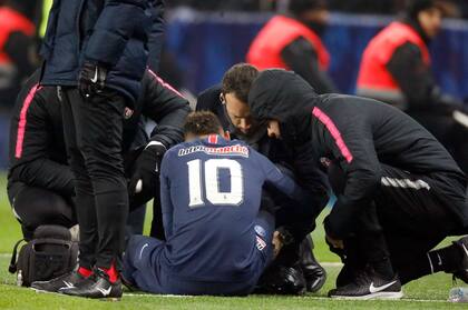 Neymar se lesionó el mismo pie que hace casi un año