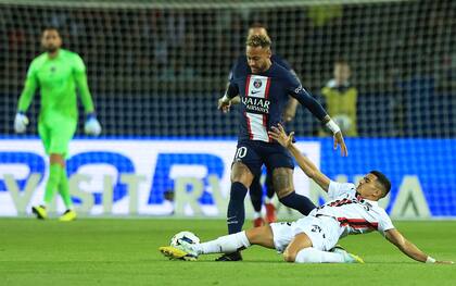 Neymar tuvo una de las primeras chances de PSG en la segunda parte