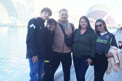 Ni Edgardo ni su familia se arrepienten de la experiencia vivida. Gracias a ella, no los acosa la pregunta: ¿qué hubiera pasado si…?