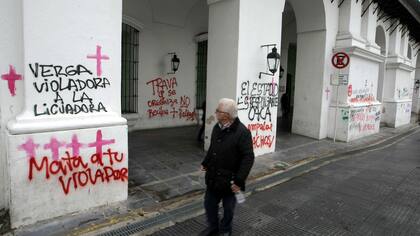 Ni Una Menos: el Cabildo de Buenos Aires fue vandalizado con pintadas