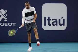 Nick Kyrgios show. Saques de abajo, lujos y pelea con el público en Miami